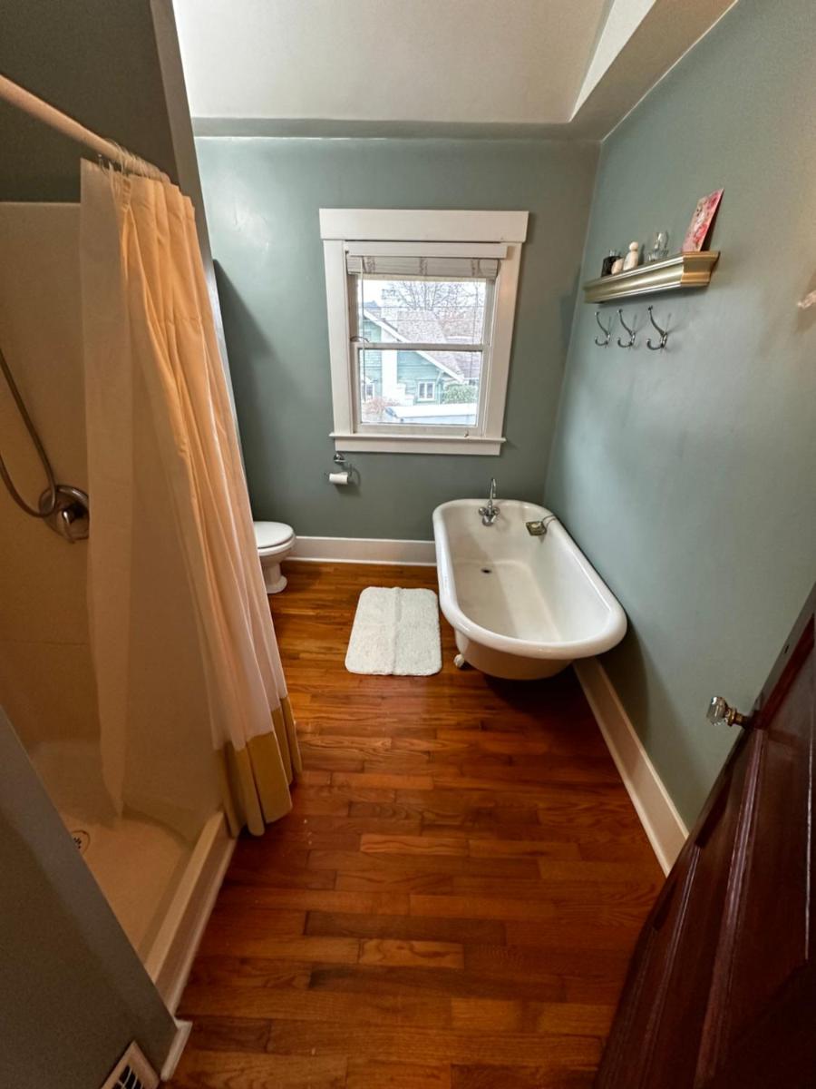 Historic 1905 craftsman - Housity