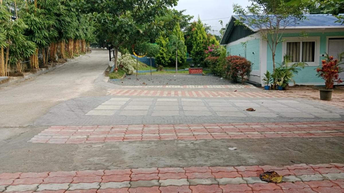 Serene Blossom Valley - Housity