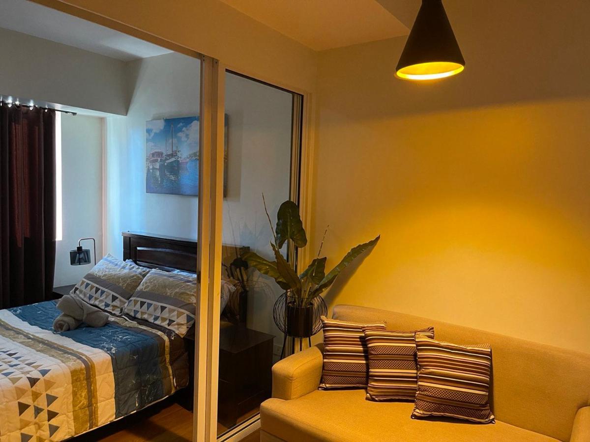 Great 1BR Aqua Livingstone with Netflix, Pool & Gym - Hizvo