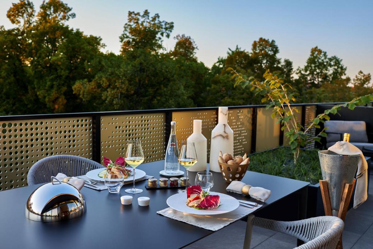 Boissons dans l'établissement L'Esquisse Hotel & Spa Colmar - MGallery Collection