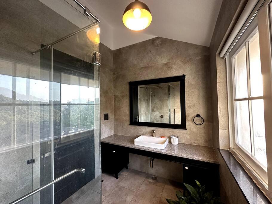 RR Cottages, Luxury Stay in the Hills - Housity