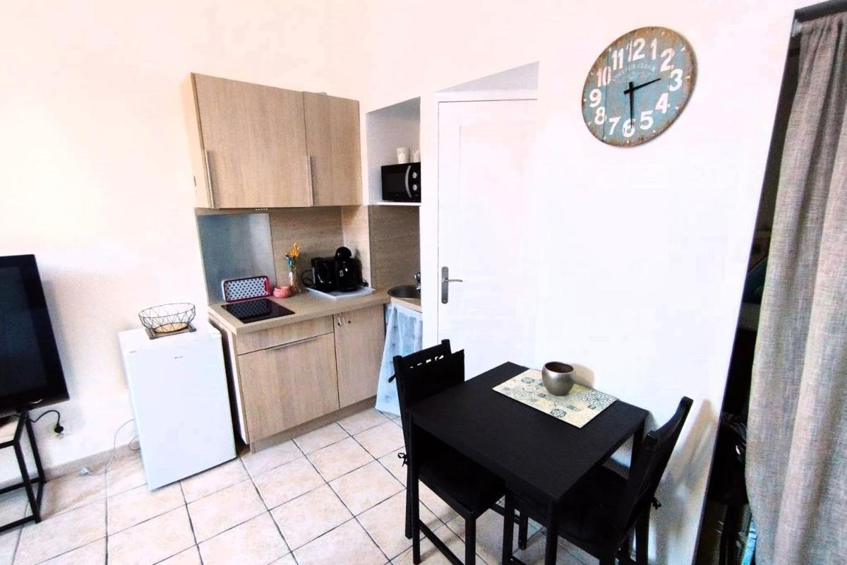 Charming Studio ideal for Congresses and Holidays LIVE IN GAZAGNAIRE - Housity