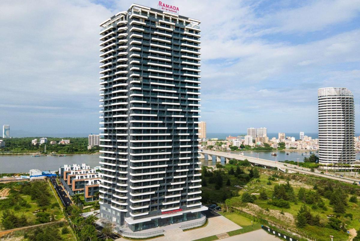 Ramada by Wyndham Huizhou Double Moon Bay - Housity