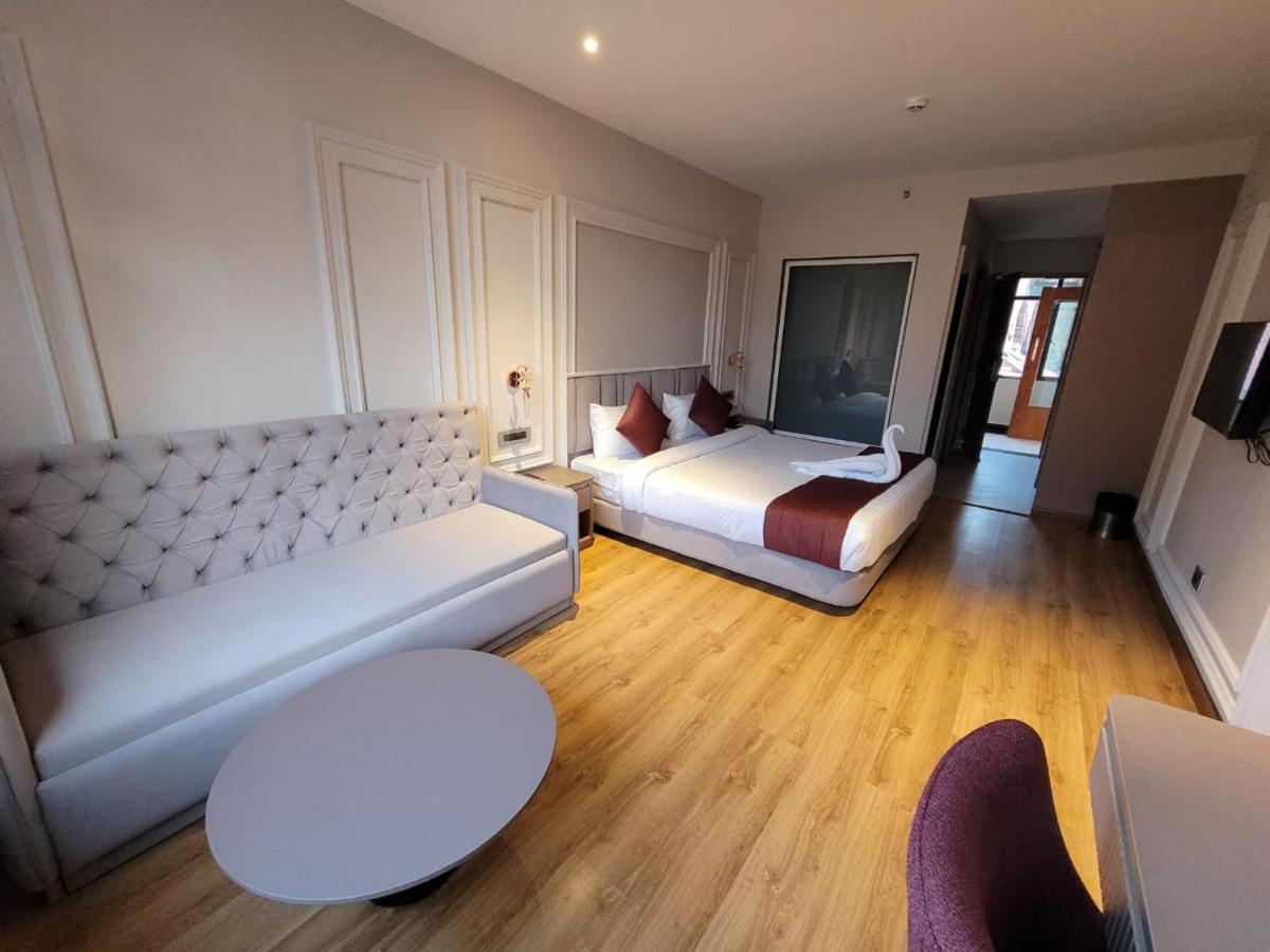 ORSINO RESORT MALL ROAD - Housity