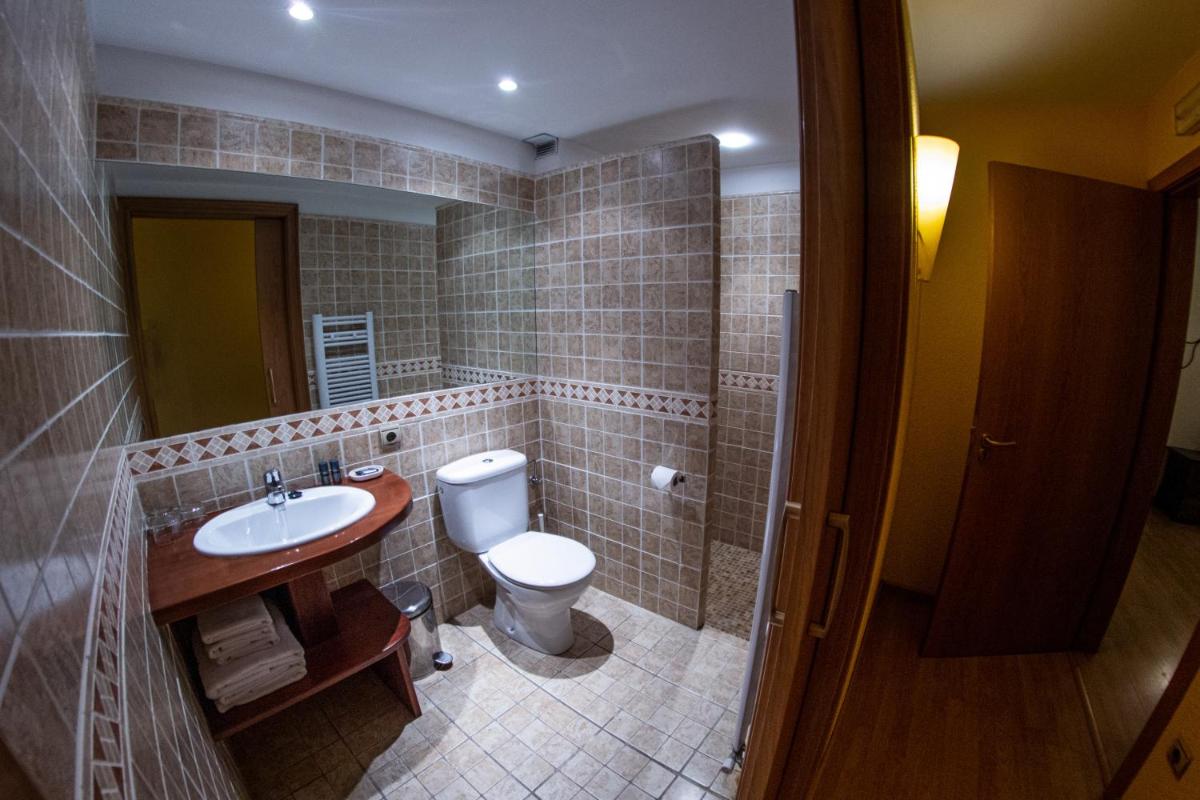 Hostal Cabrerès - Housity