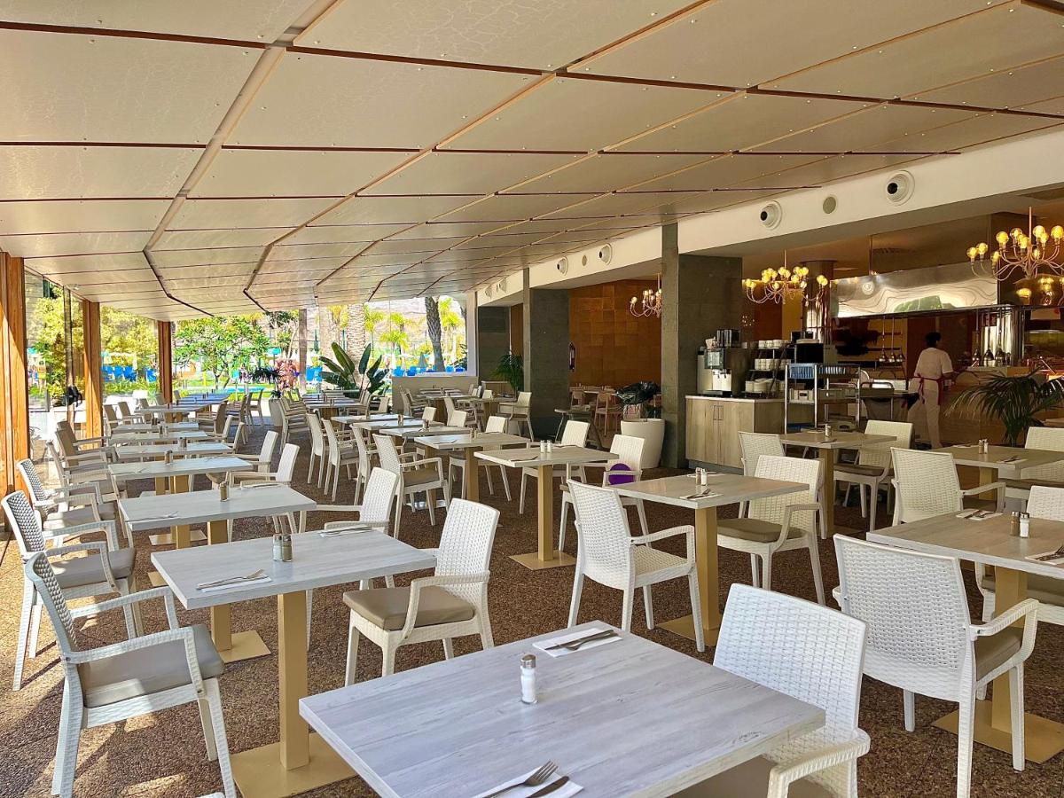 Un restaurante o sitio para comer en Bull Escorial & SPA