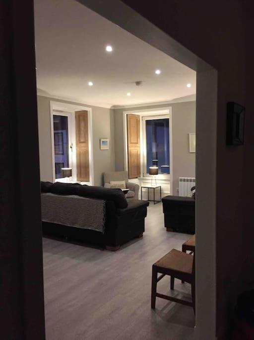 Tarbert large, bright, 4 bedroom flat with harbour views - Housity