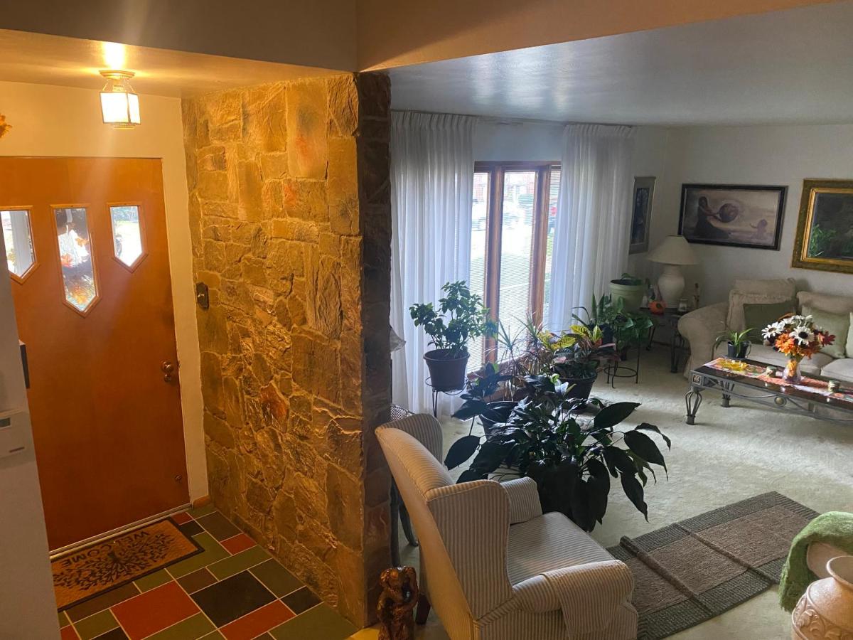 Grandma Sang's Bed & Breakfast - Housity