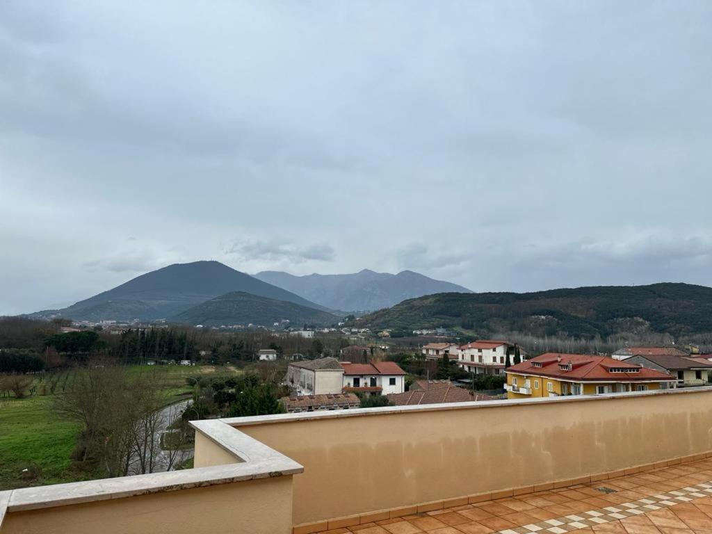 Appartamento accogliente con terrazzo panoramico - Housity