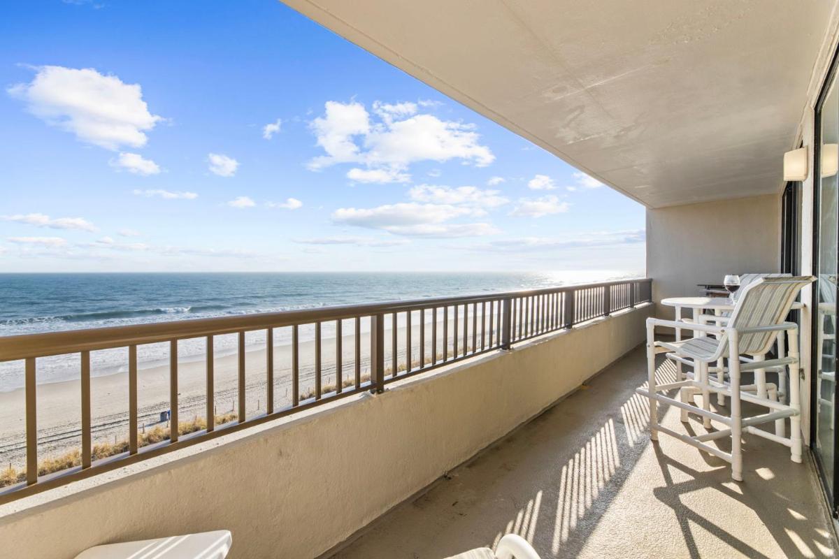 Condo by the Sea! Spacious 2 BR sleeps 6 - Housity