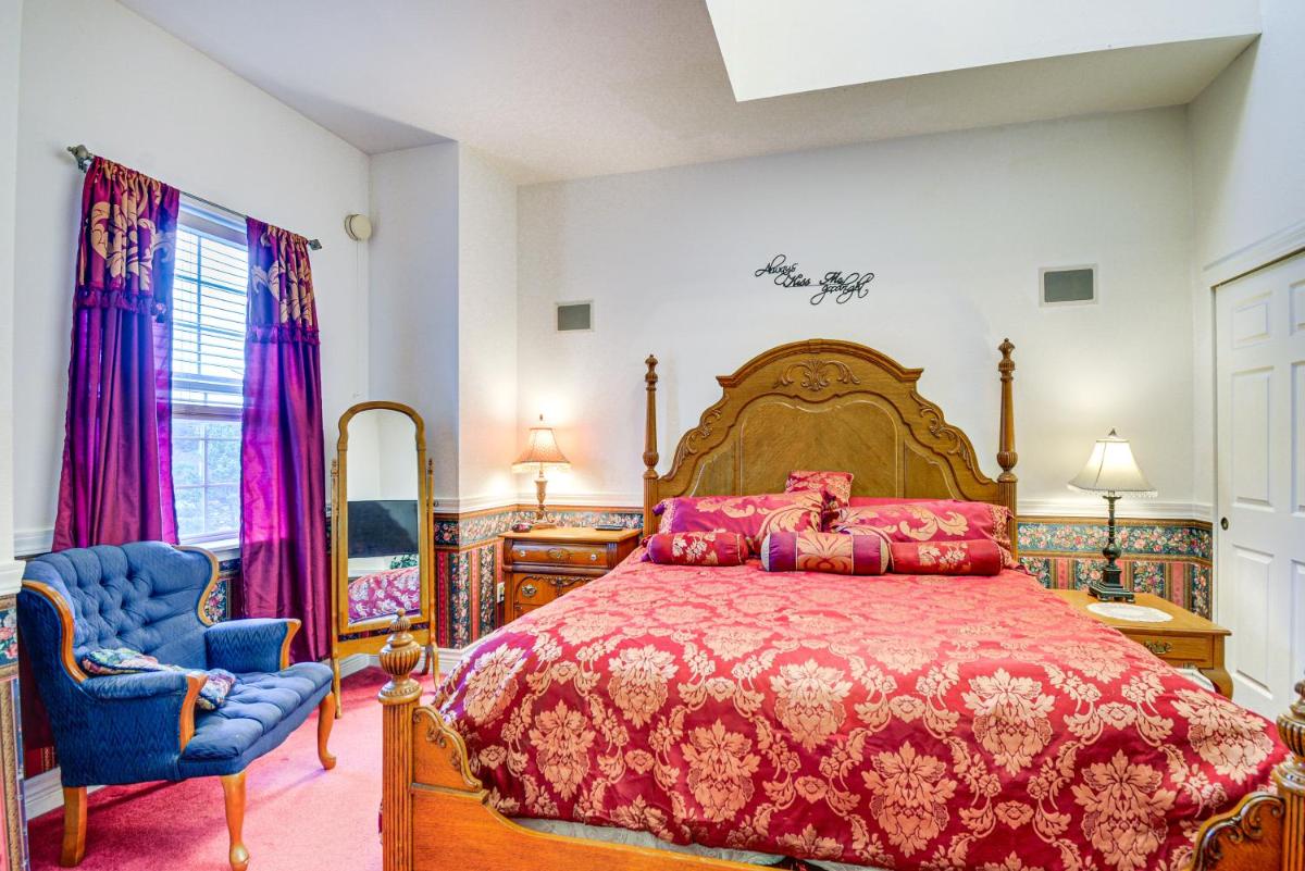Ocean Shores Condo Rental with View - Walk to Beach! - Housity