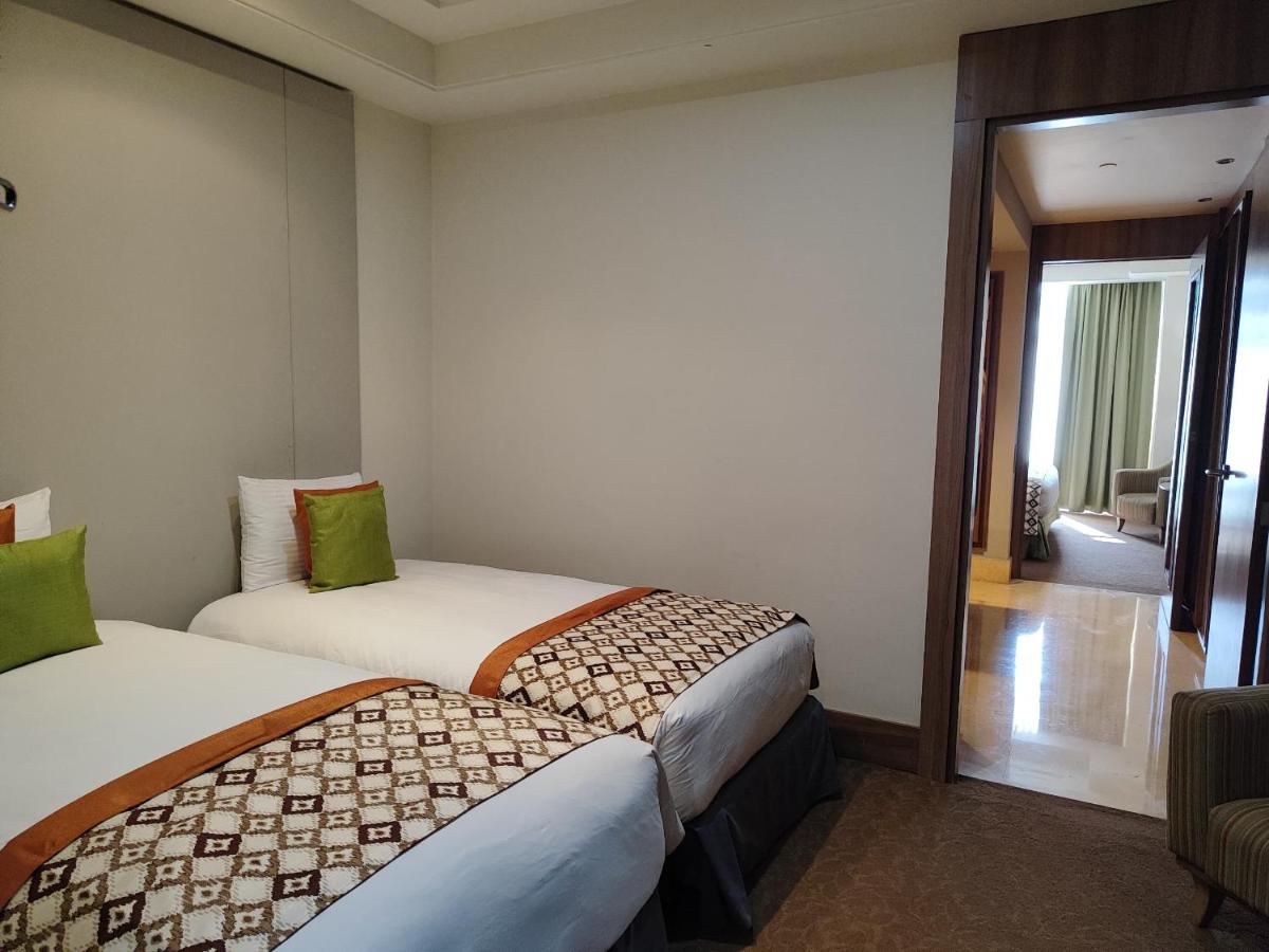 Hesperia WTC Valencia - Housity