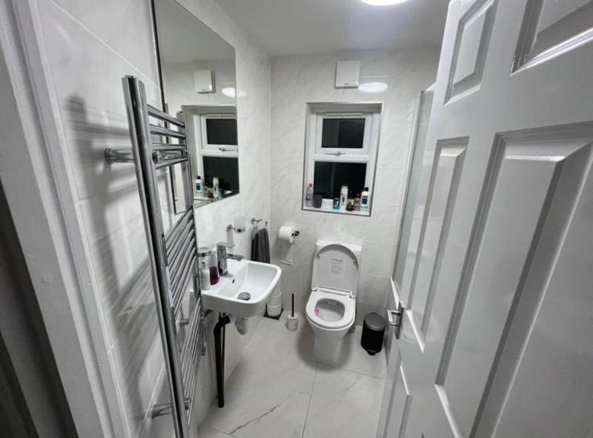 Double Bedroom - Housity
