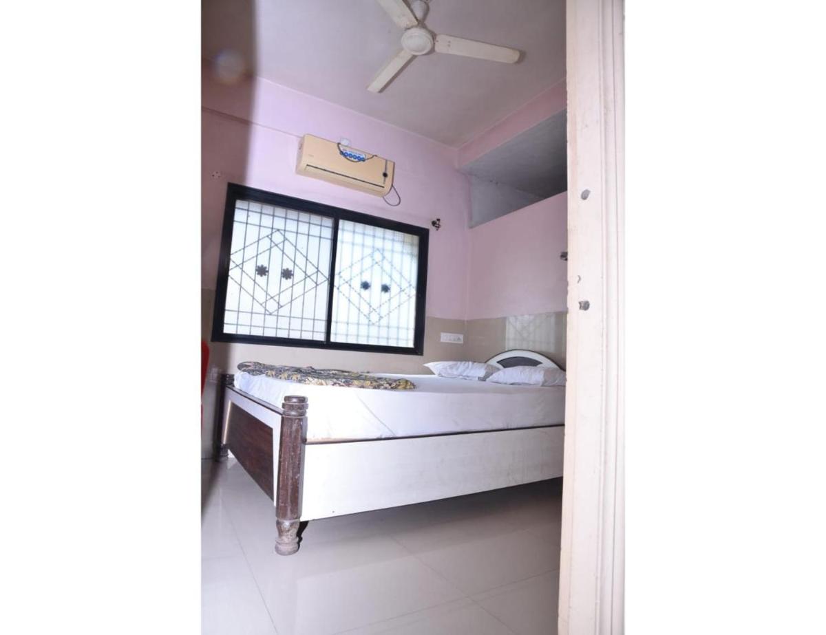 Prerna Lodge, Solapur - Housity