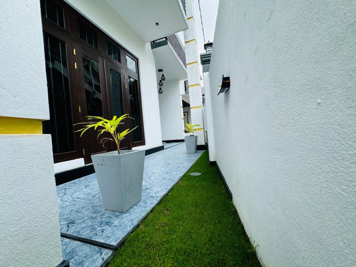 Royal Palace Mirissa - Housity