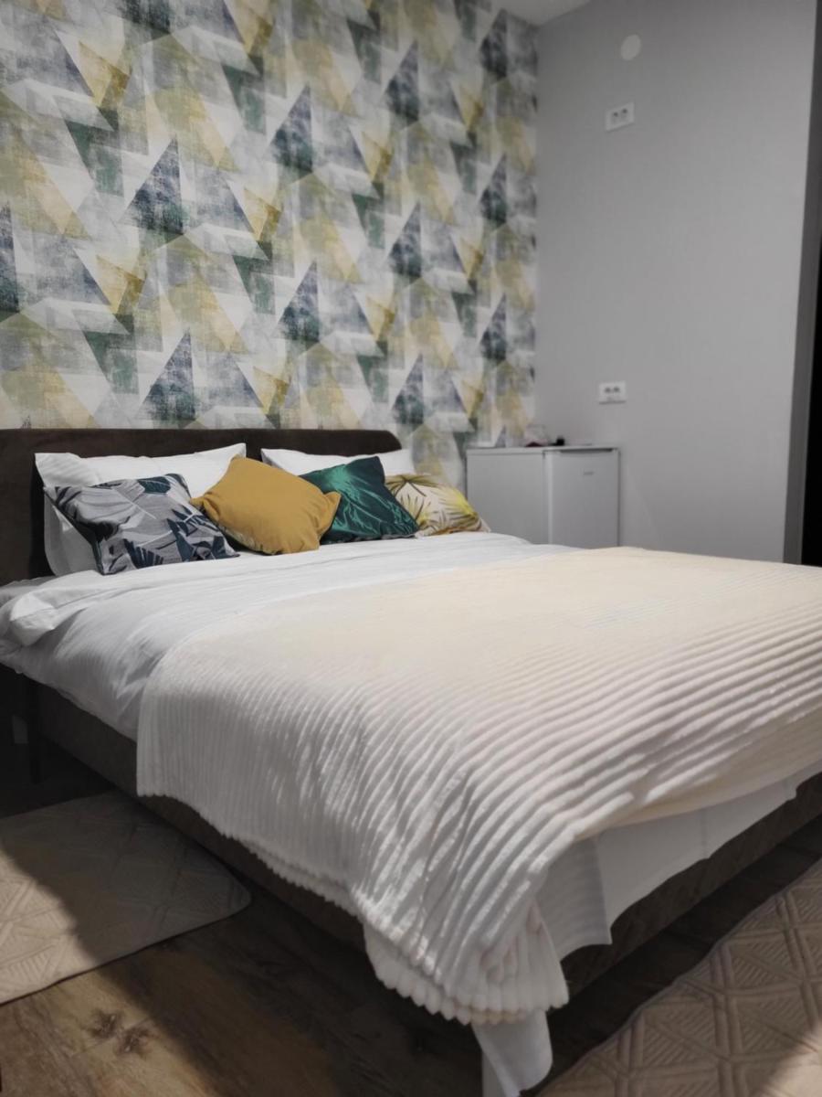 AMD UNION Caffe & Rooms - Housity