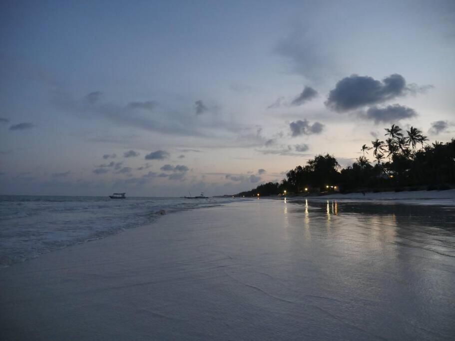 Frangipani Cottages - Housity