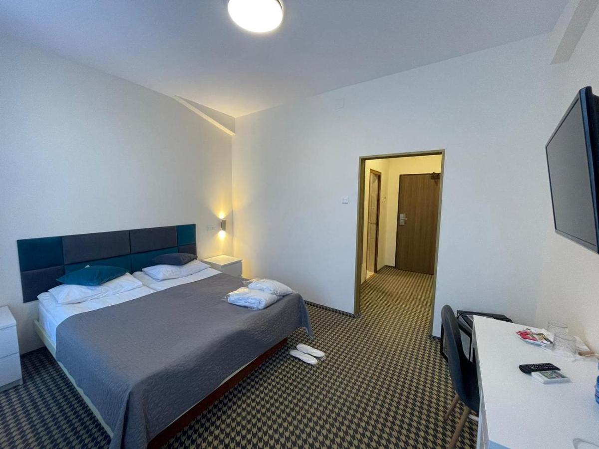 Hotel Astoria City Center - Housity