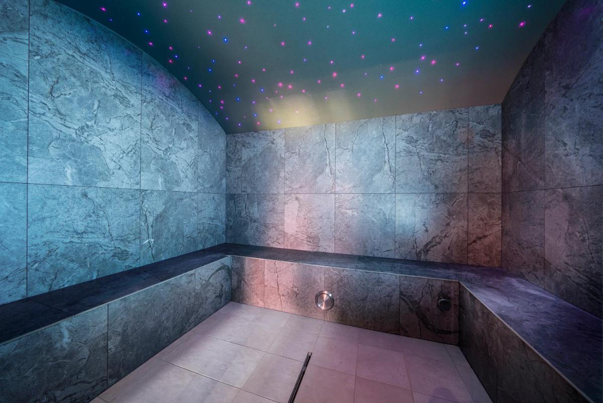 Salle de bains dans l'établissement Hotel Munsch Restaurant & Wellness, Colmar Nord - Haut-Koenigsbourg