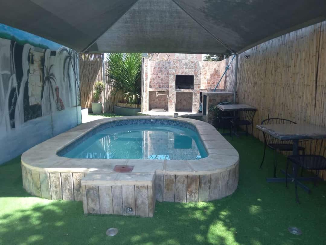 Victoria Guest Lodge - Housity