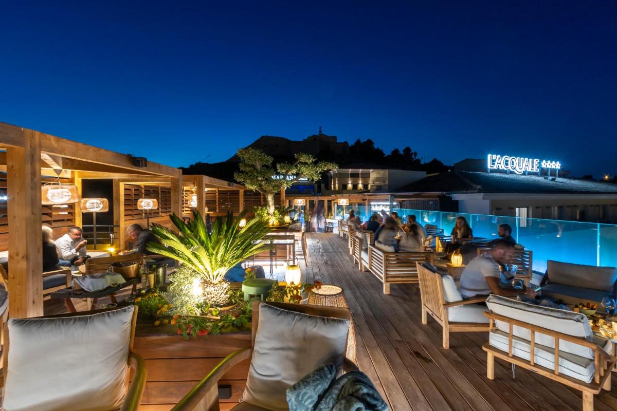 Piscine de l'établissement Hotel L'Acquale ou située à proximité