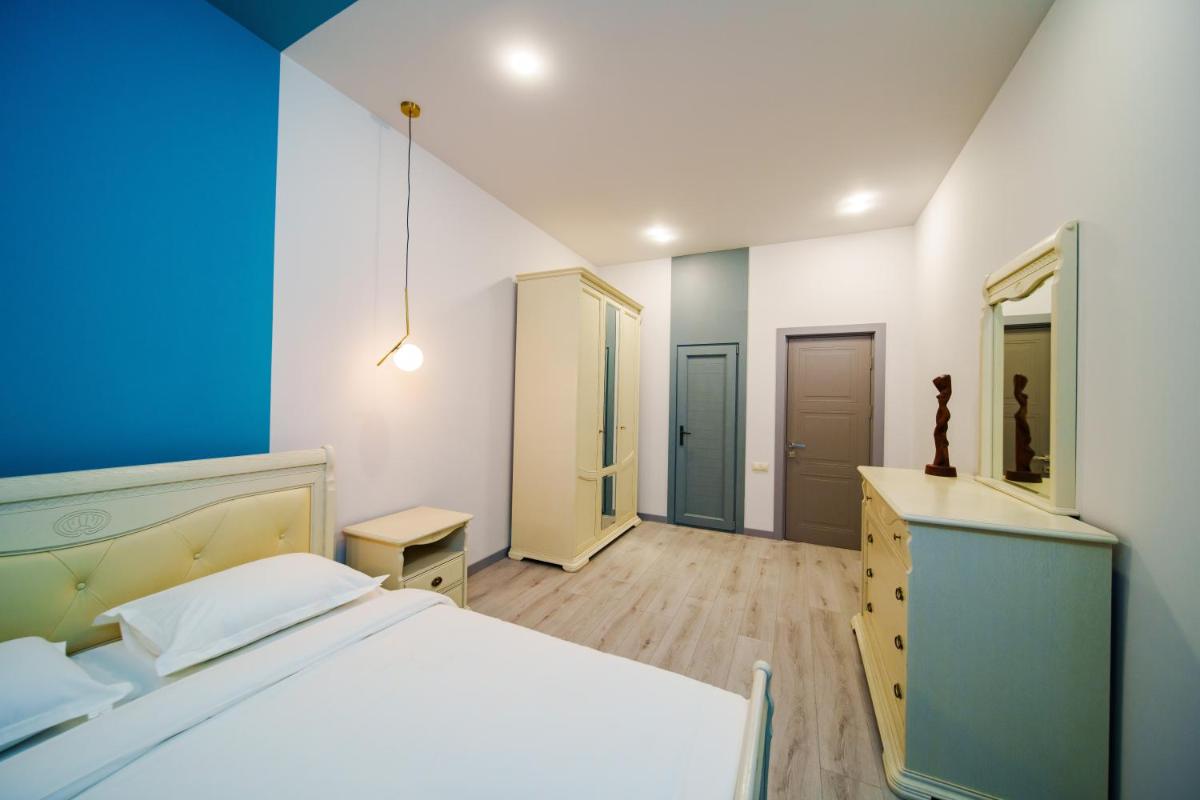 Suitetrails - Rooftop apartment on 13 Buzand street by Sweet Home