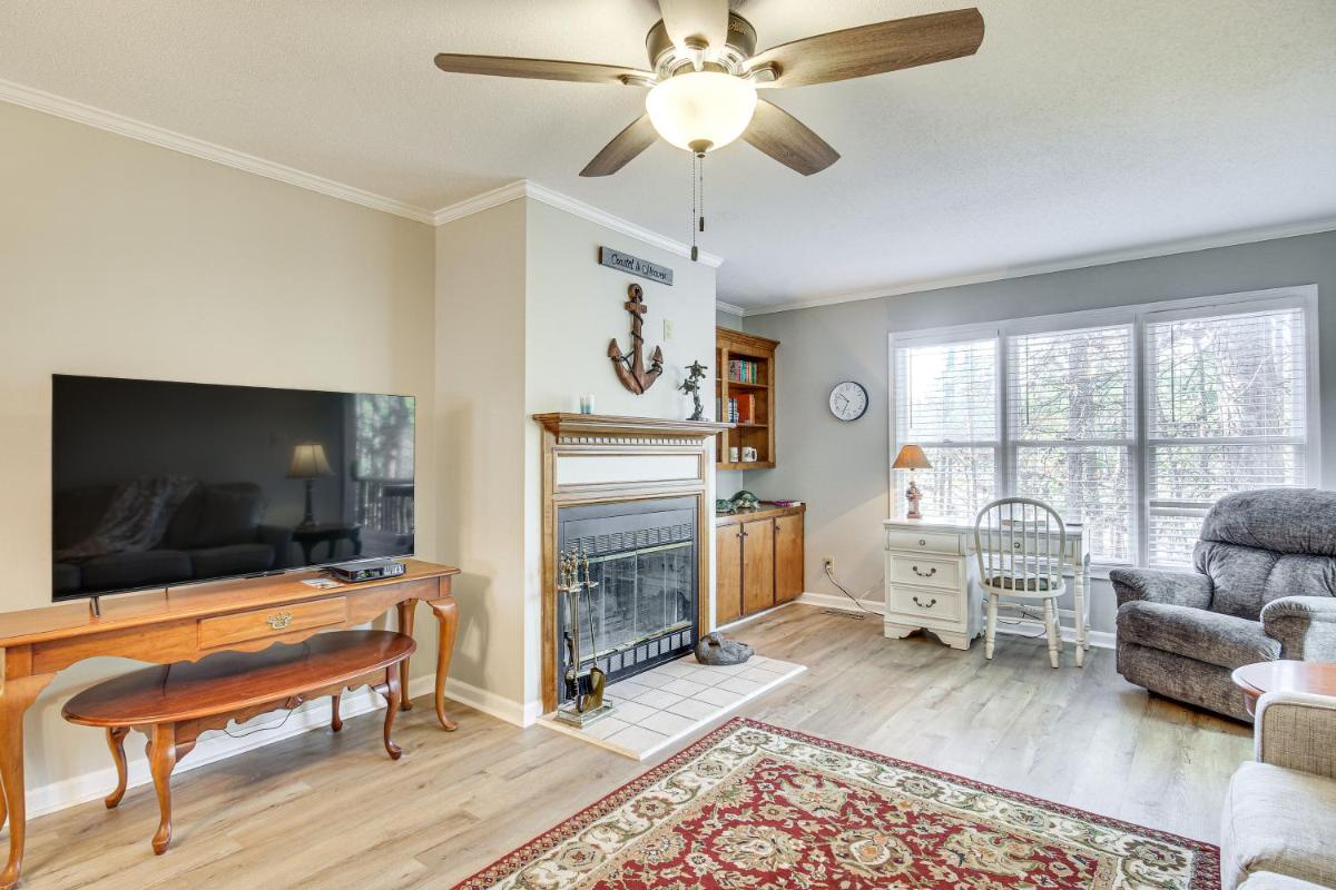 Modern McCormick Townhome on Lake Thurmond! - Housity