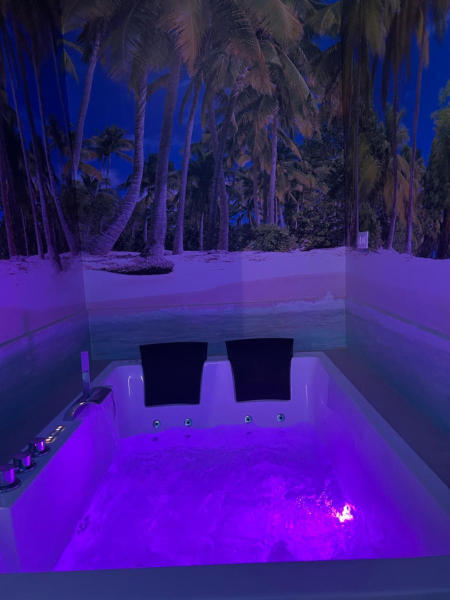 Habitacion con jacuzzi y baño privado - Housity