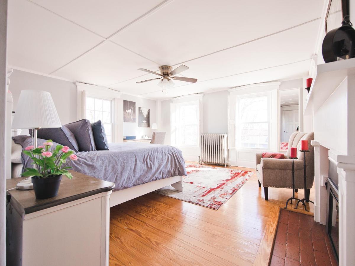 The Crows Nest - 1747 Isaac Pierce House 2nd Floor - Housity