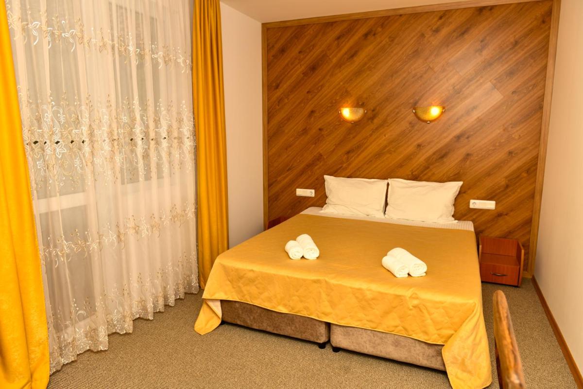 Blyan Family Hotel - Housity