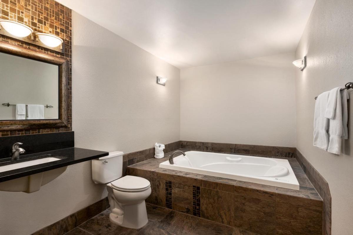 Carrollton Hotel - Housity