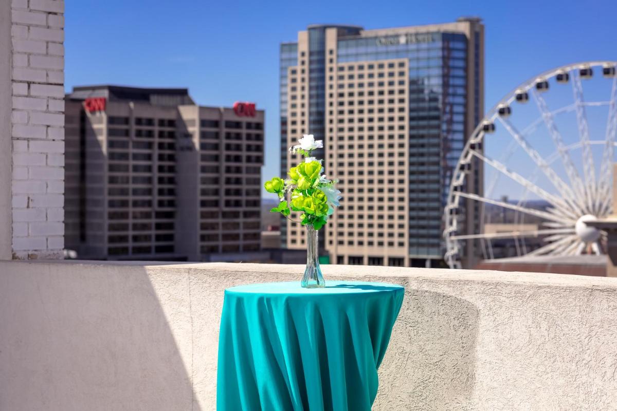 Holiday Inn Express & Suites - Atlanta Downtown, an IHG Hotel - Housity