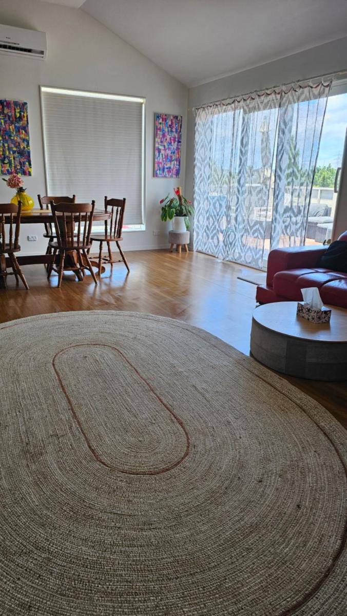 This fabulous, single-level 3 plus 1 small room with folding sofa home - Housity