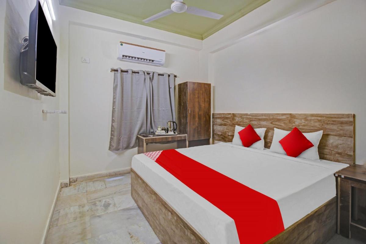 Flagship Hotel Lavish Stay - Housity