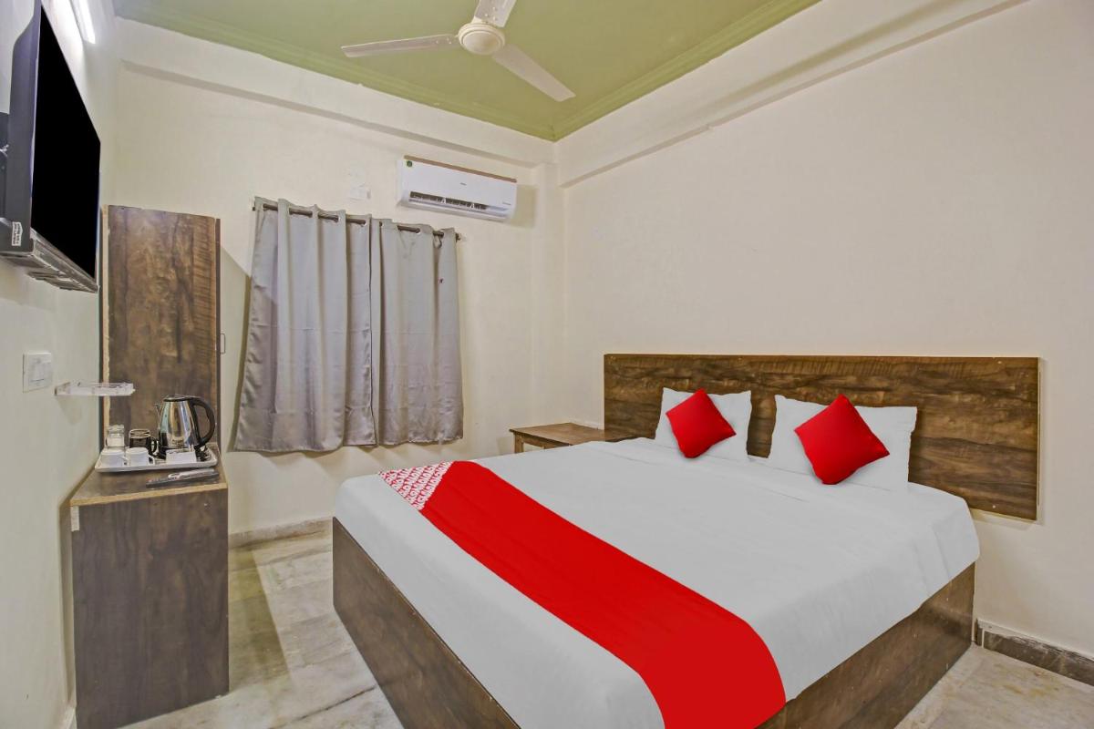 Flagship Hotel Lavish Stay - Housity