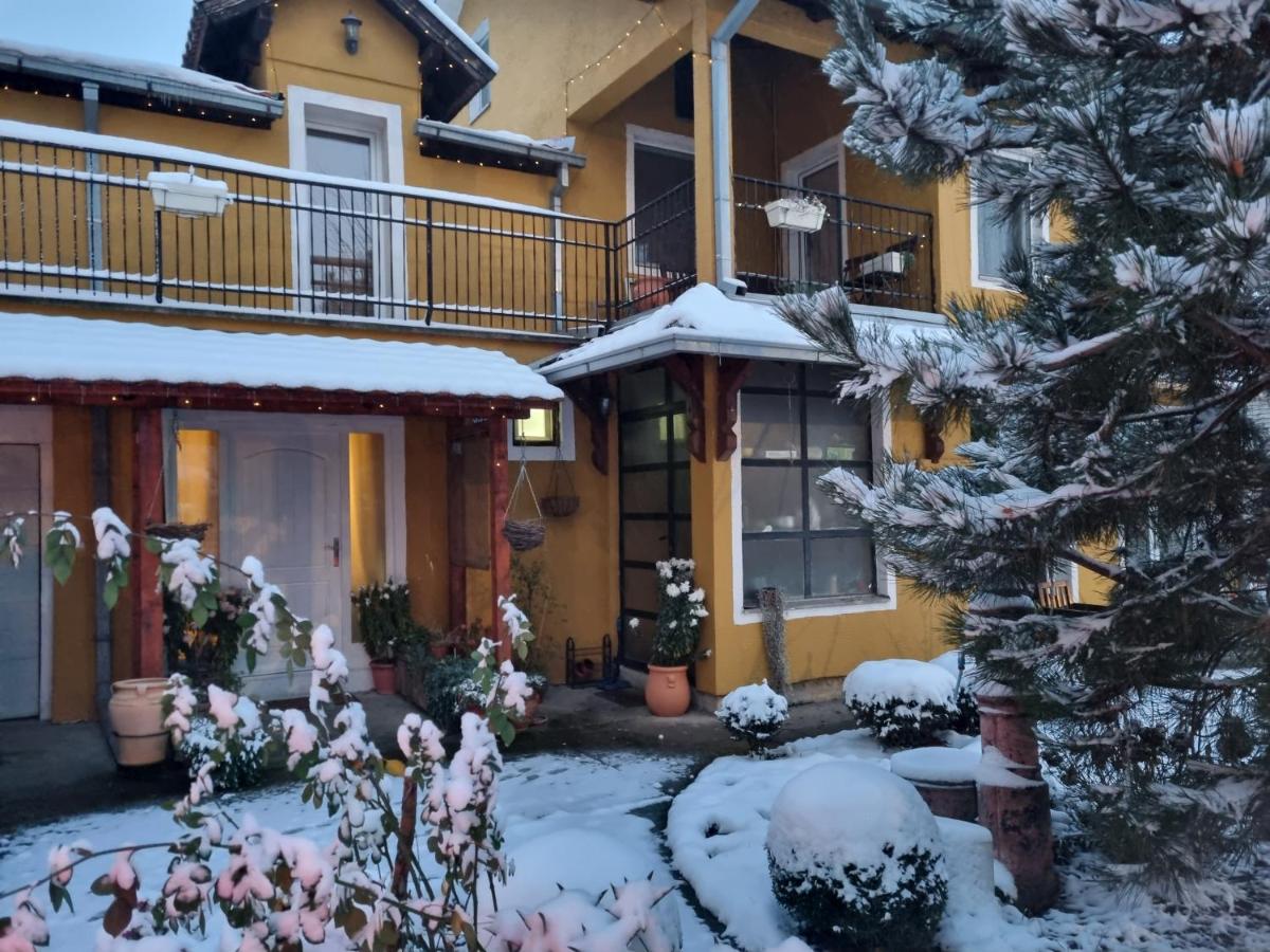 Natura Apartment - Housity