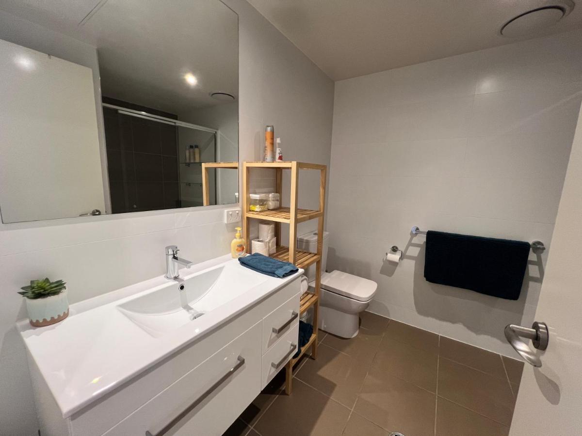 Suitetrails - Envy 11 Luxe 1BR Apt Braddon WiFi Netflix Wine Secure Parking Canberra