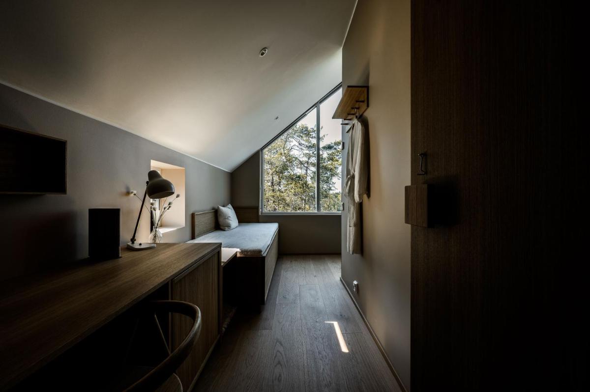 Hilltop Forest - Housity