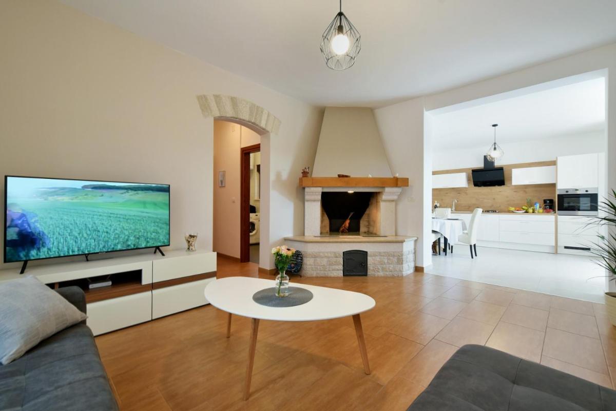 Villa Natali with private pool and kids playground near Fažana - Housity