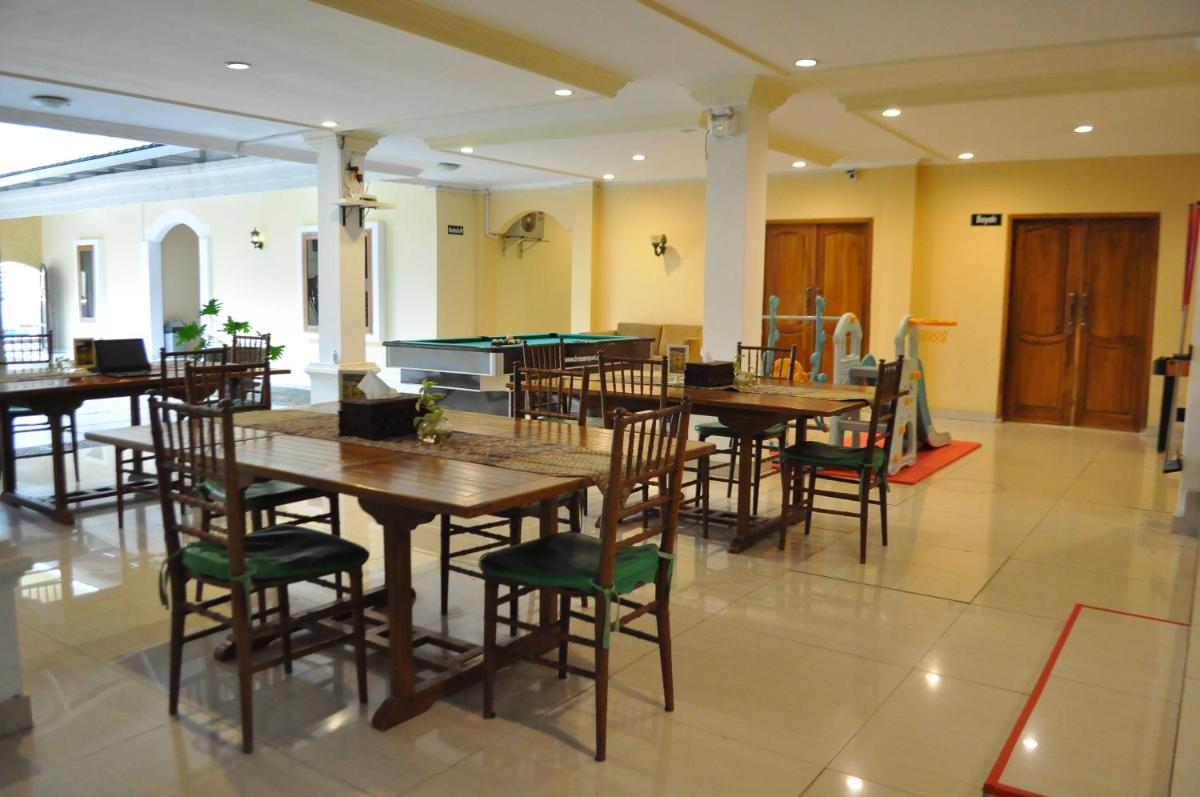 Suitetrails - The Swarna Hotel Bayah Lebak