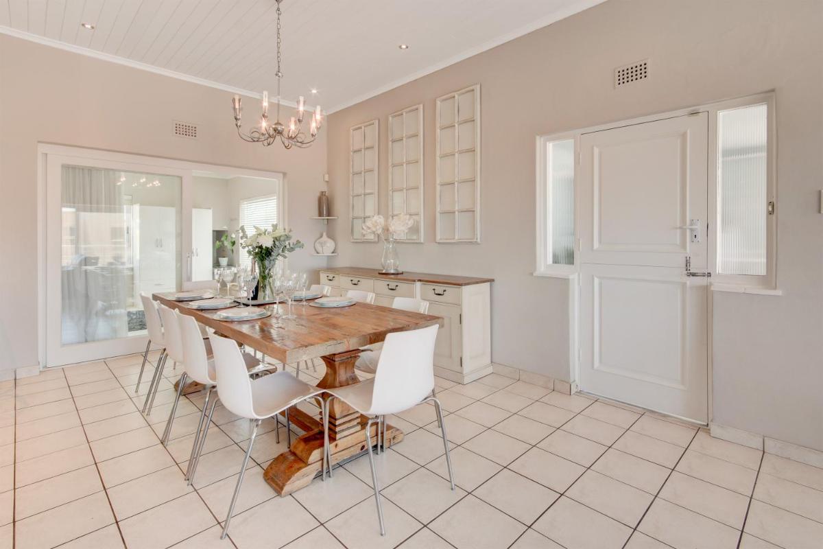Seaside Villa - Housity