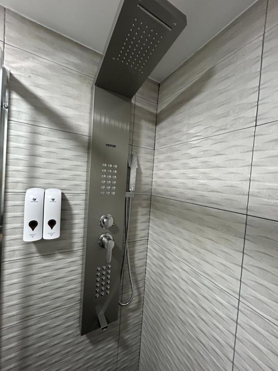 Habitacion con jacuzzi y baño privado - Housity