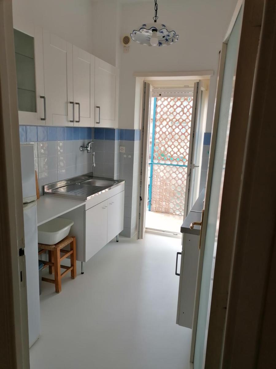 Luminoso Appartamento A 80 Metri dal Mare - Housity