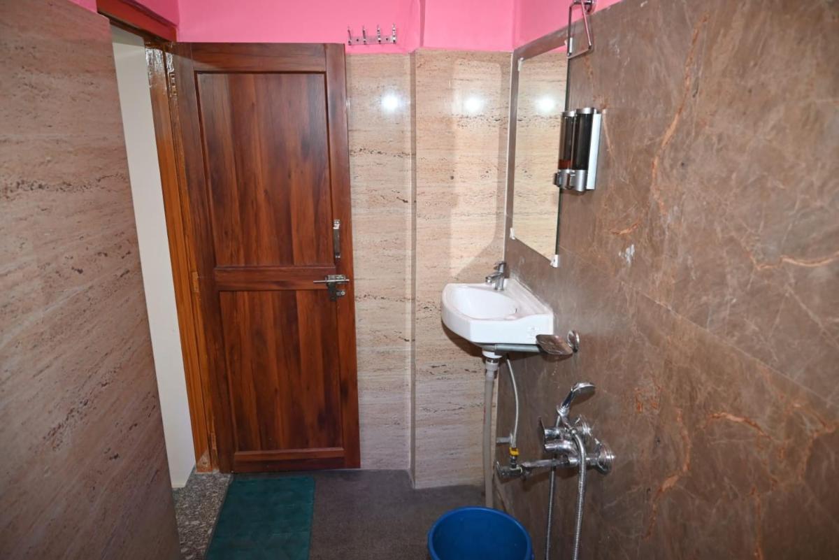 Hotel Lohaghat Regency By Royal Collection Hotels - Housity