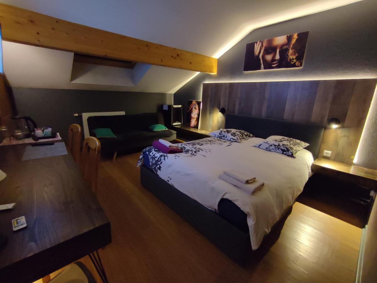 Logis Auberge de la Poirie - Housity