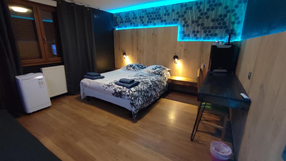 Logis Auberge de la Poirie - Housity