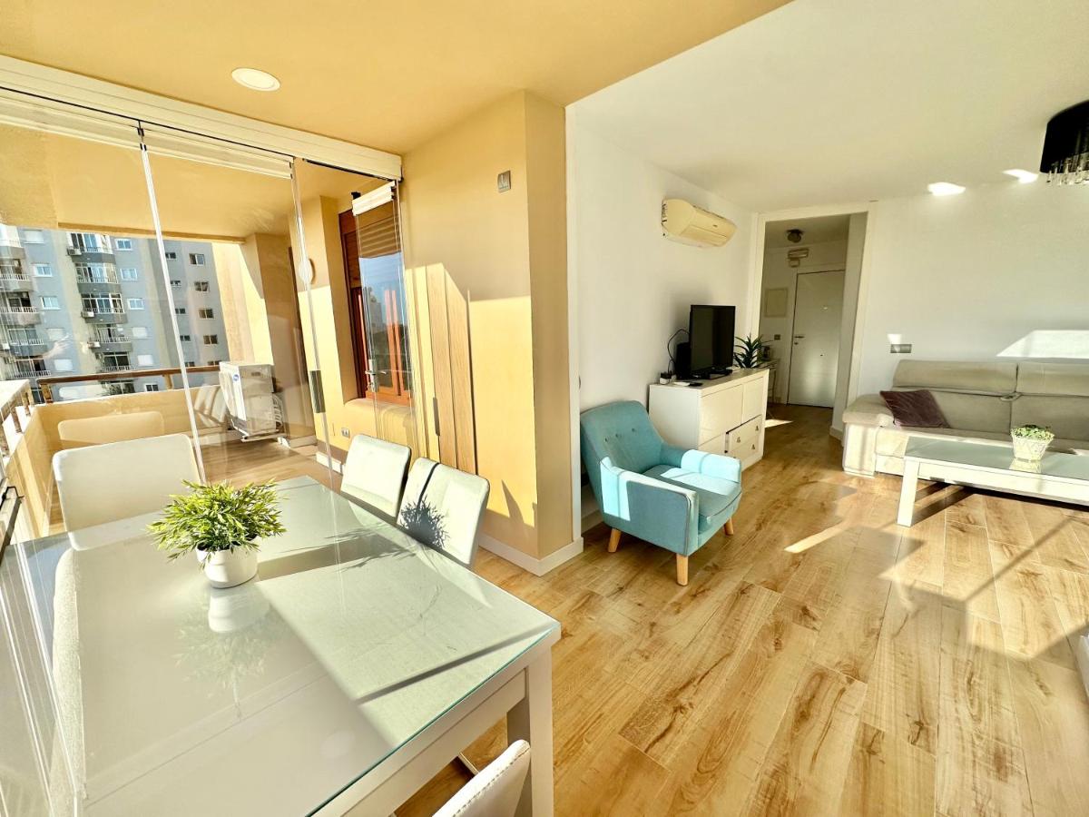 Gorgeous Seaside Apartment in Carihuela - Housity