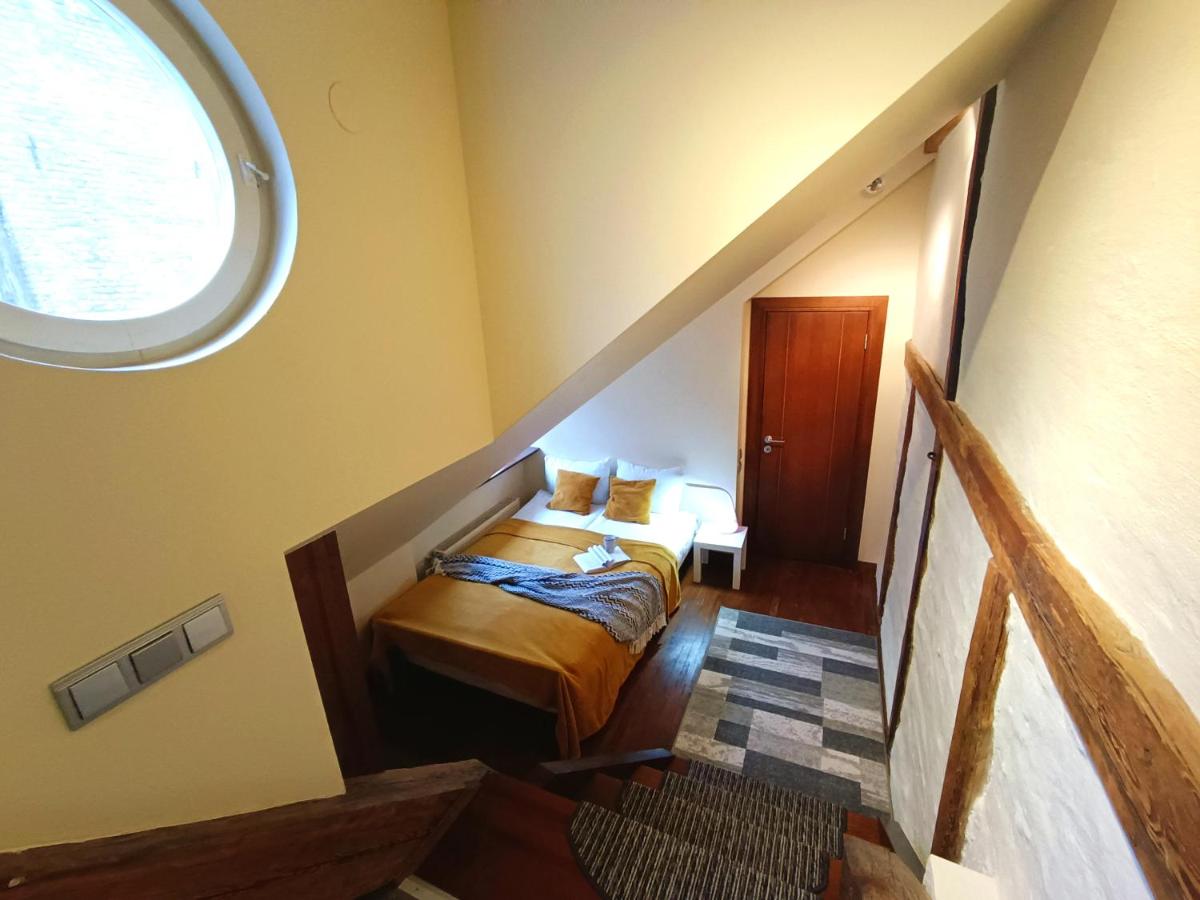 Old Town Charm One bedroom Spacious Loft Apartment nearby the Livu square - Housity