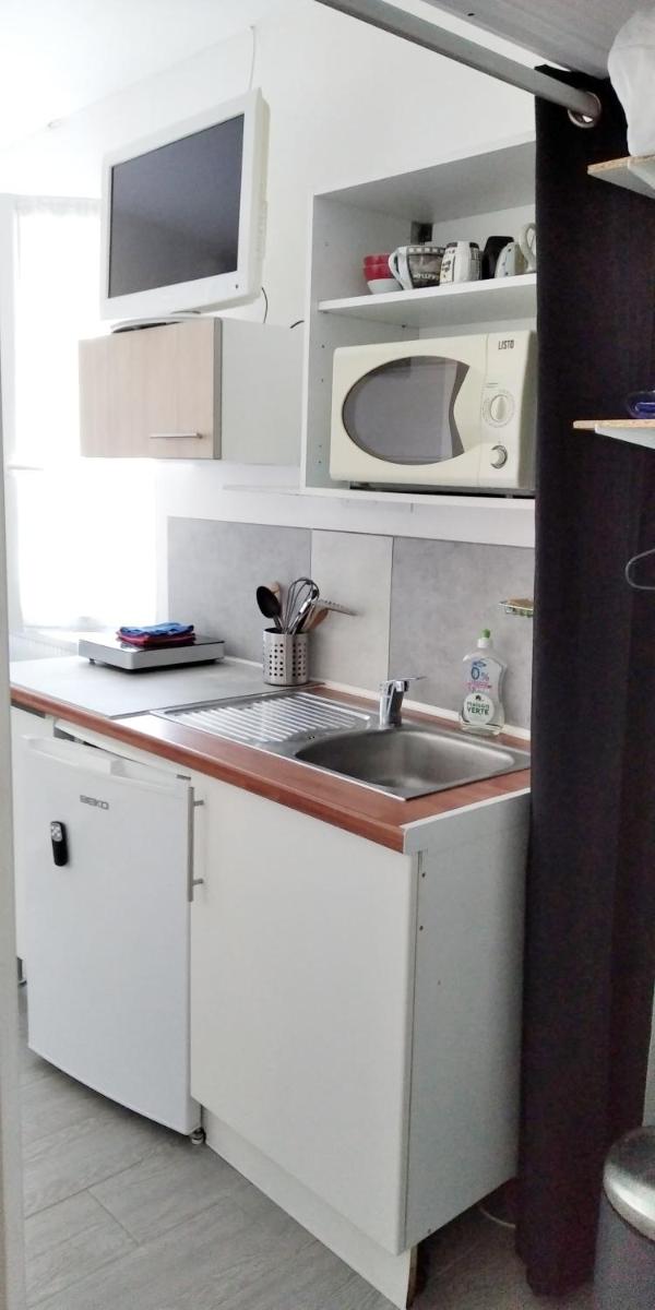 Chambre 1 PERSONNE et STUDIO 1 personne Avec Entrée Libre et Salle de Bain Privée - Housity