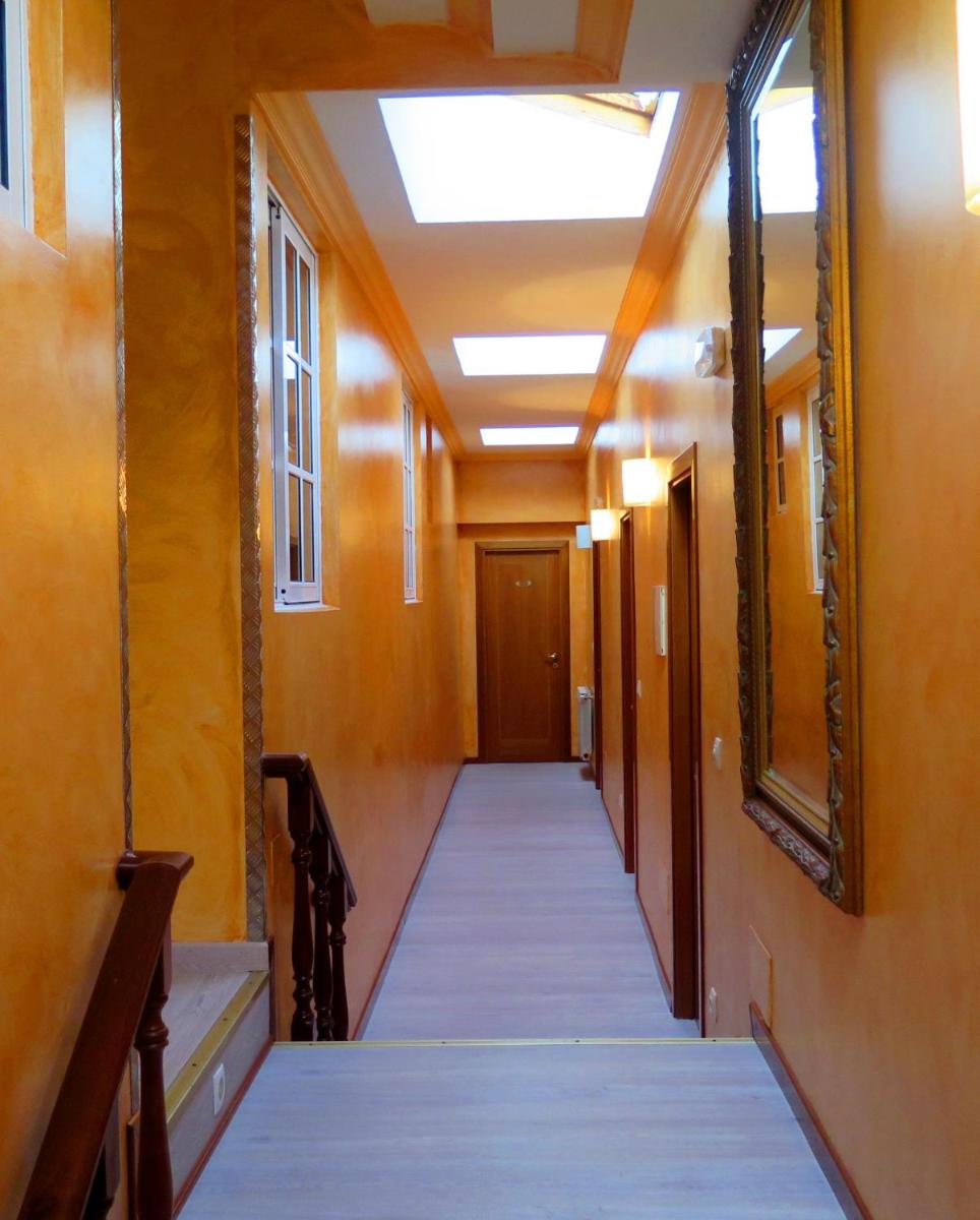 Hotel Restaurante America - Housity